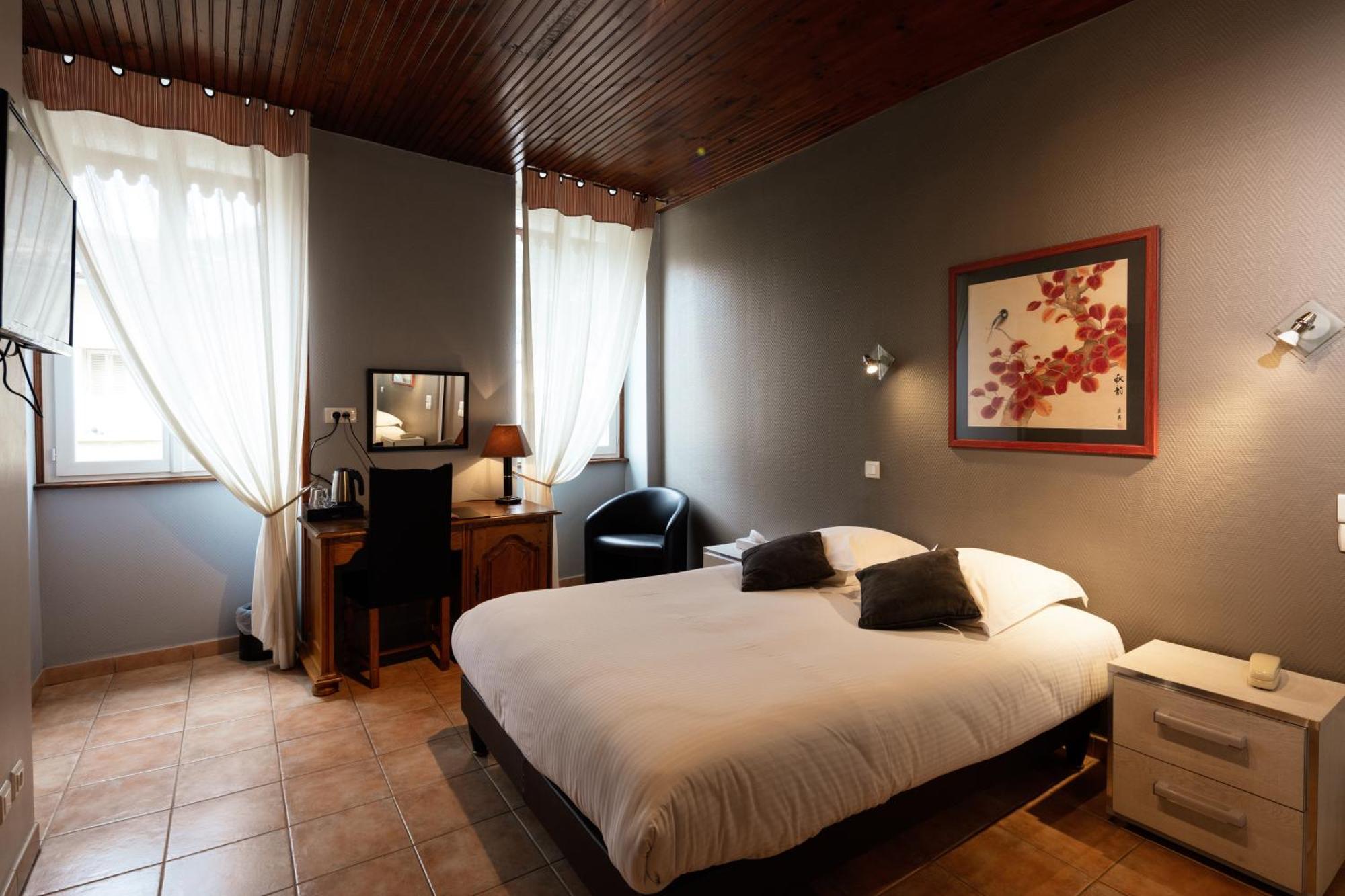 Logis Hotel Restaurant De La Paix Lodève Dış mekan fotoğraf