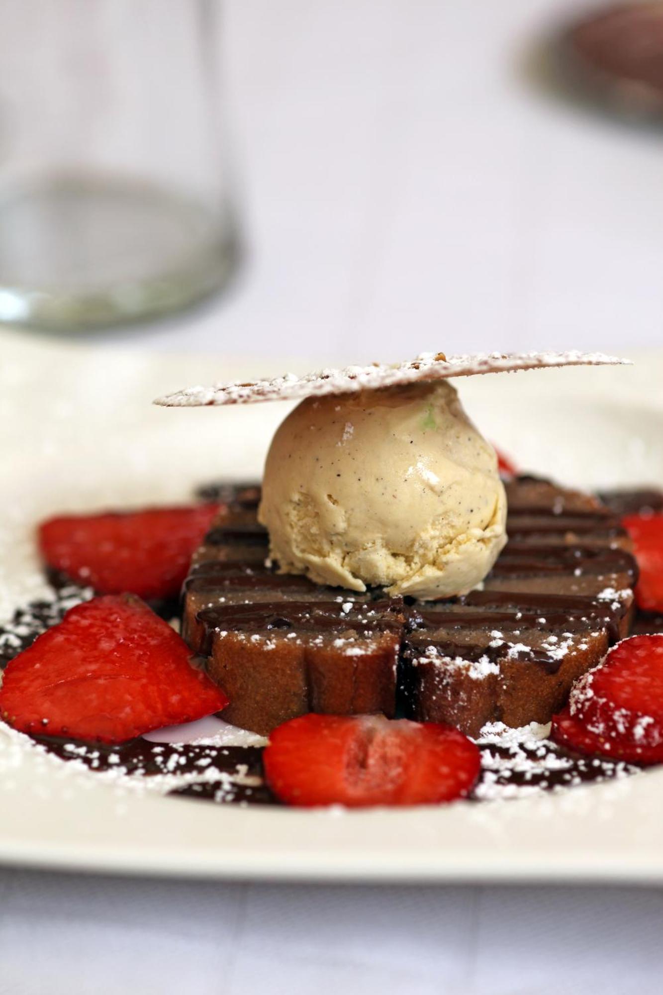 Logis Hotel Restaurant De La Paix Lodève Dış mekan fotoğraf