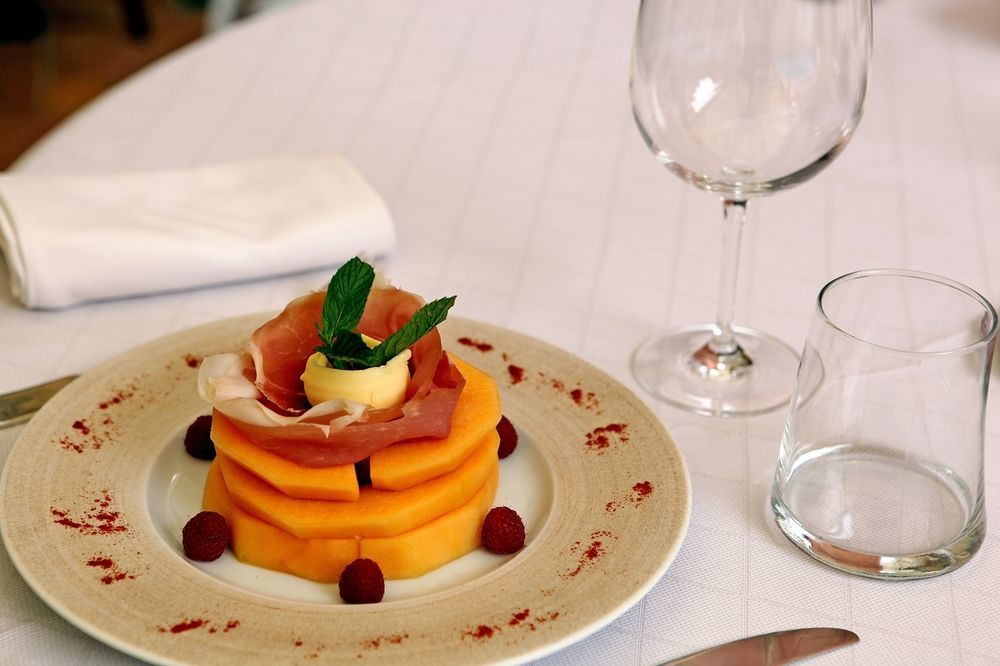 Logis Hotel Restaurant De La Paix Lodève Dış mekan fotoğraf
