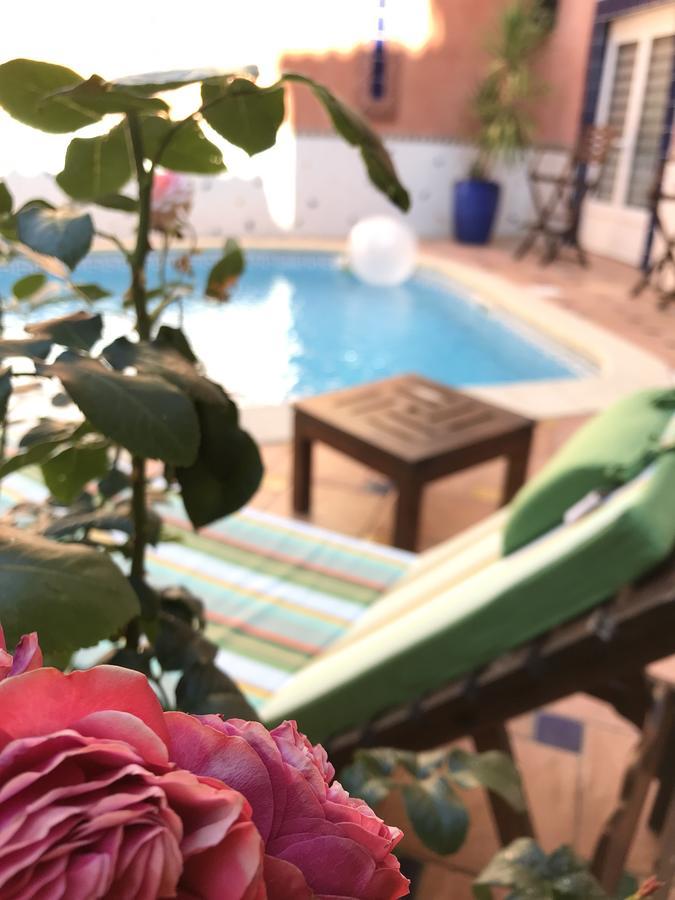 Logis Hotel Restaurant De La Paix Lodève Dış mekan fotoğraf